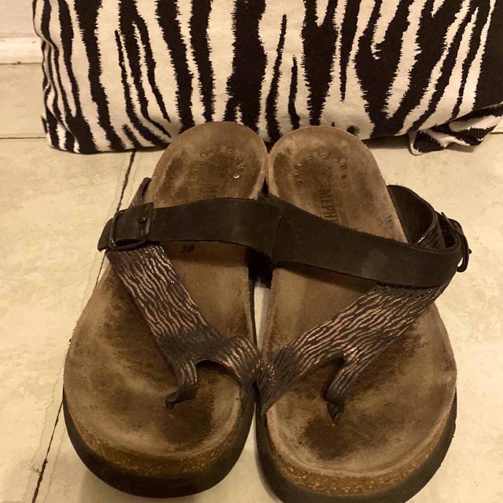 Mephisto thong sandals size 38